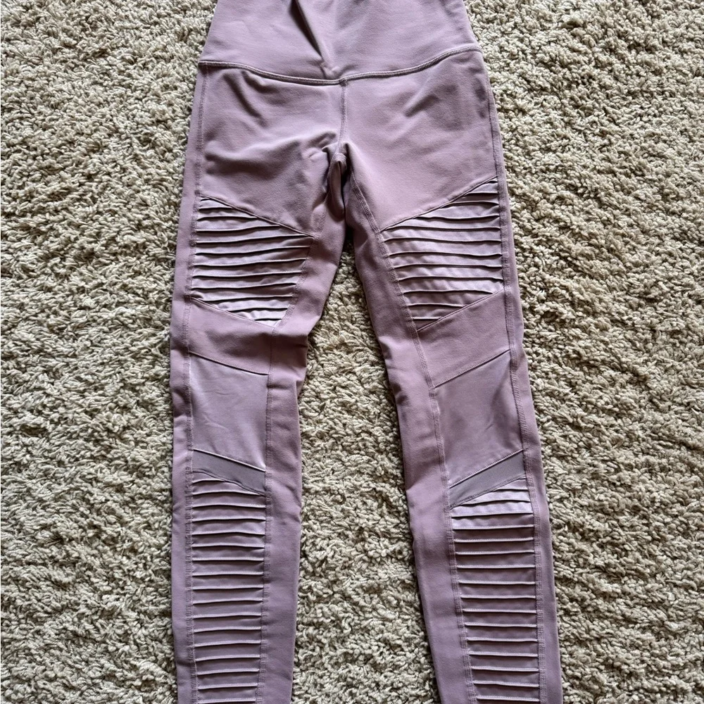 Alo Yoga Moto Legging - Picture 3 of 8